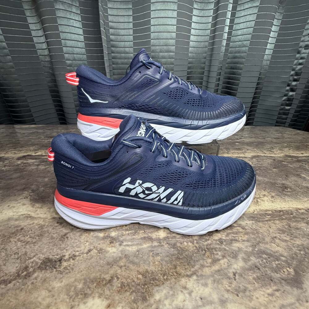 Women's Hoka Bondi 7 running shoes.